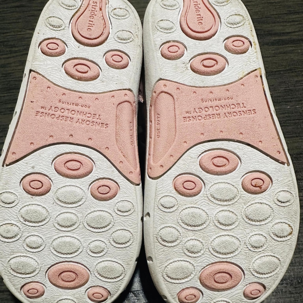 Shoes - Picture 3 of 4
